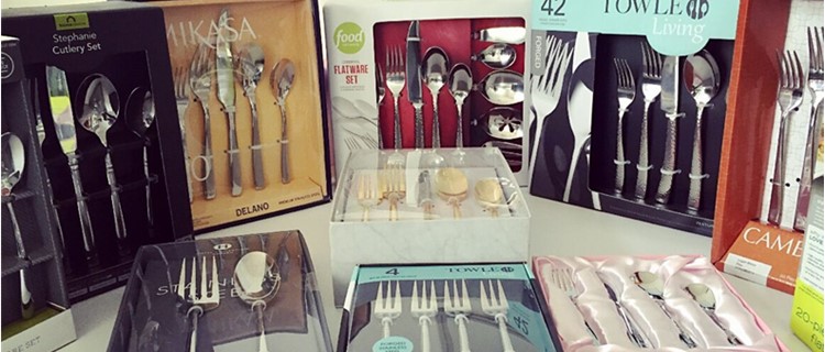 flatware set display